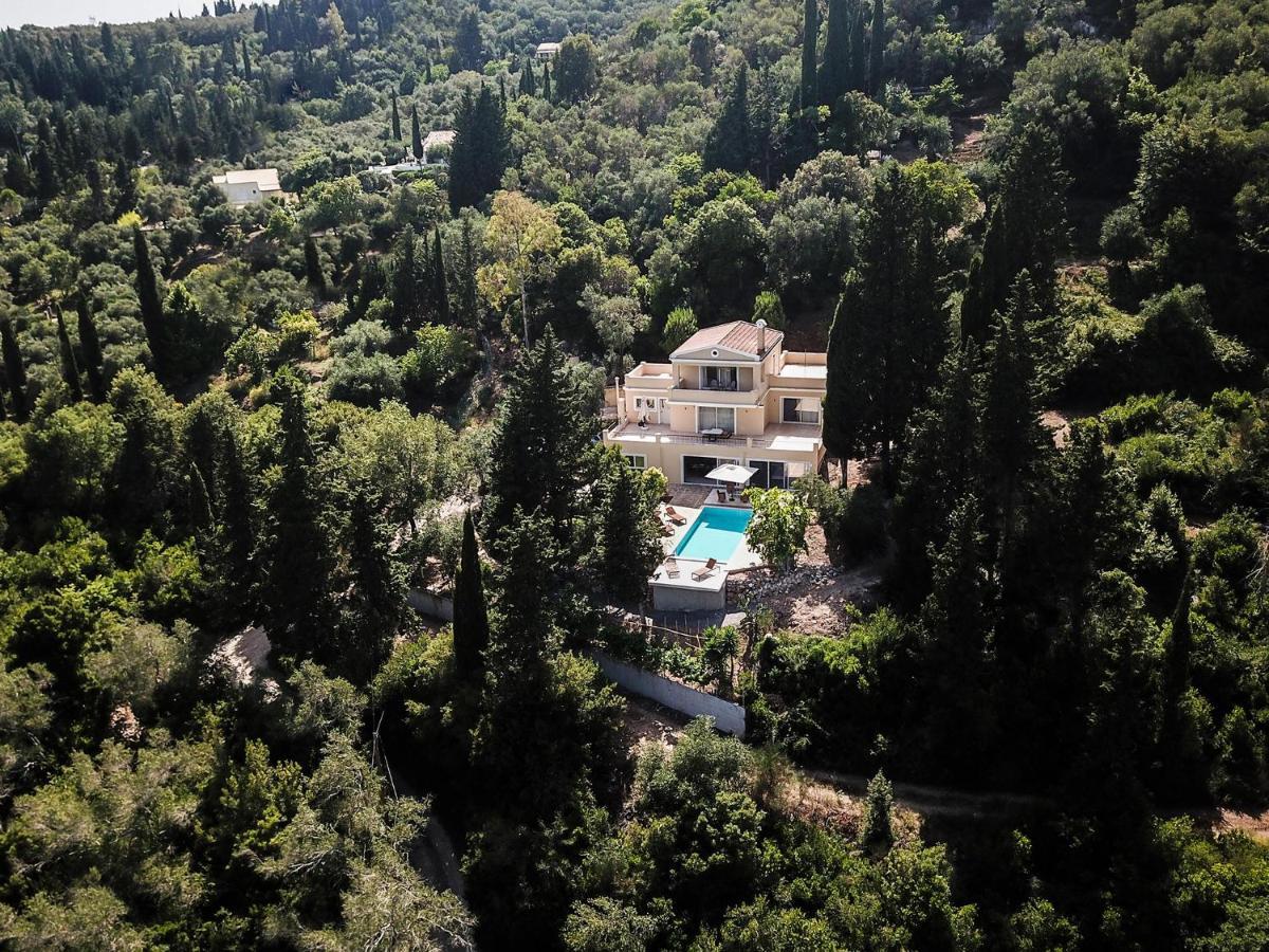 Villa Fioraki Pouládes Exteriör bild