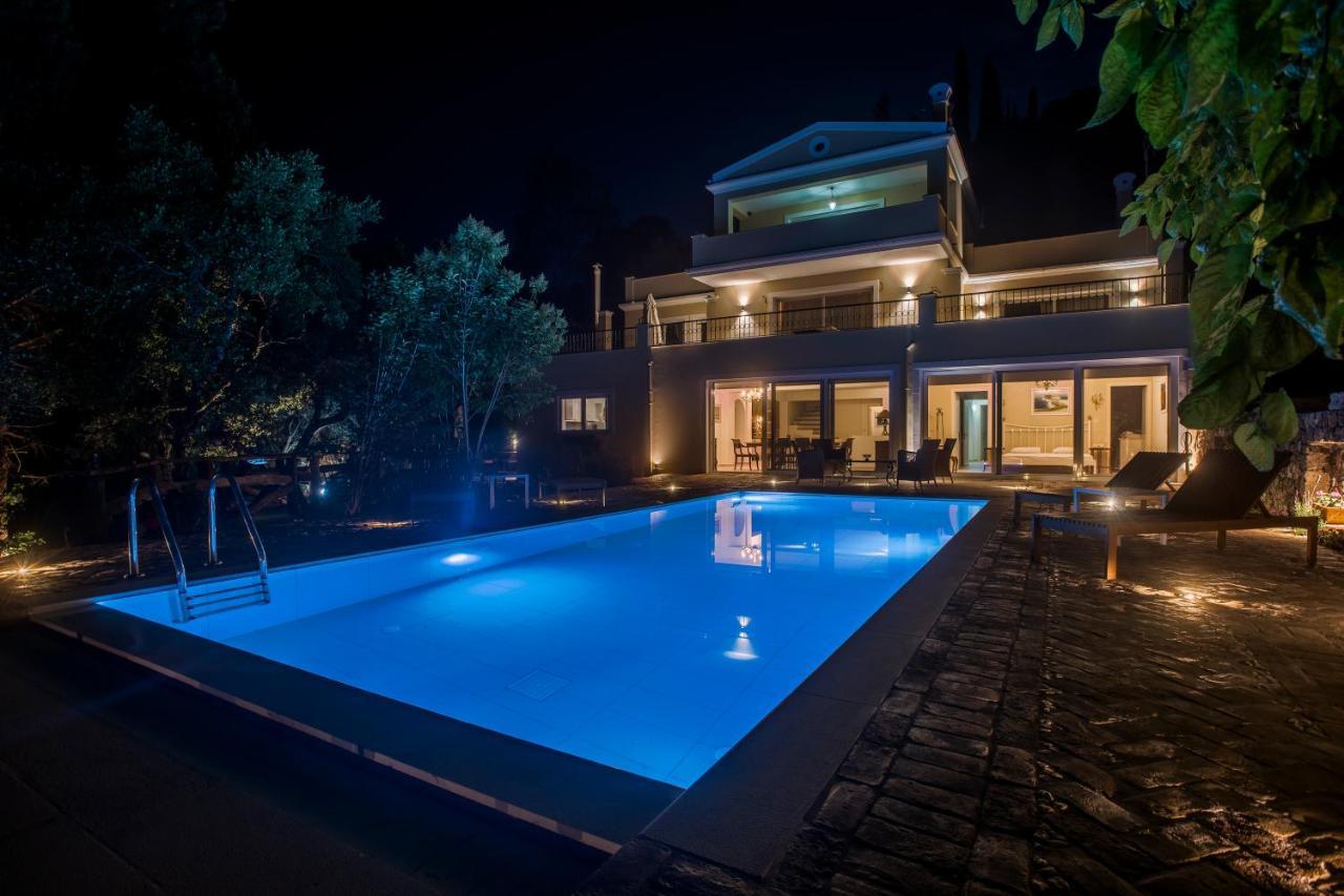 Villa Fioraki Pouládes Exteriör bild