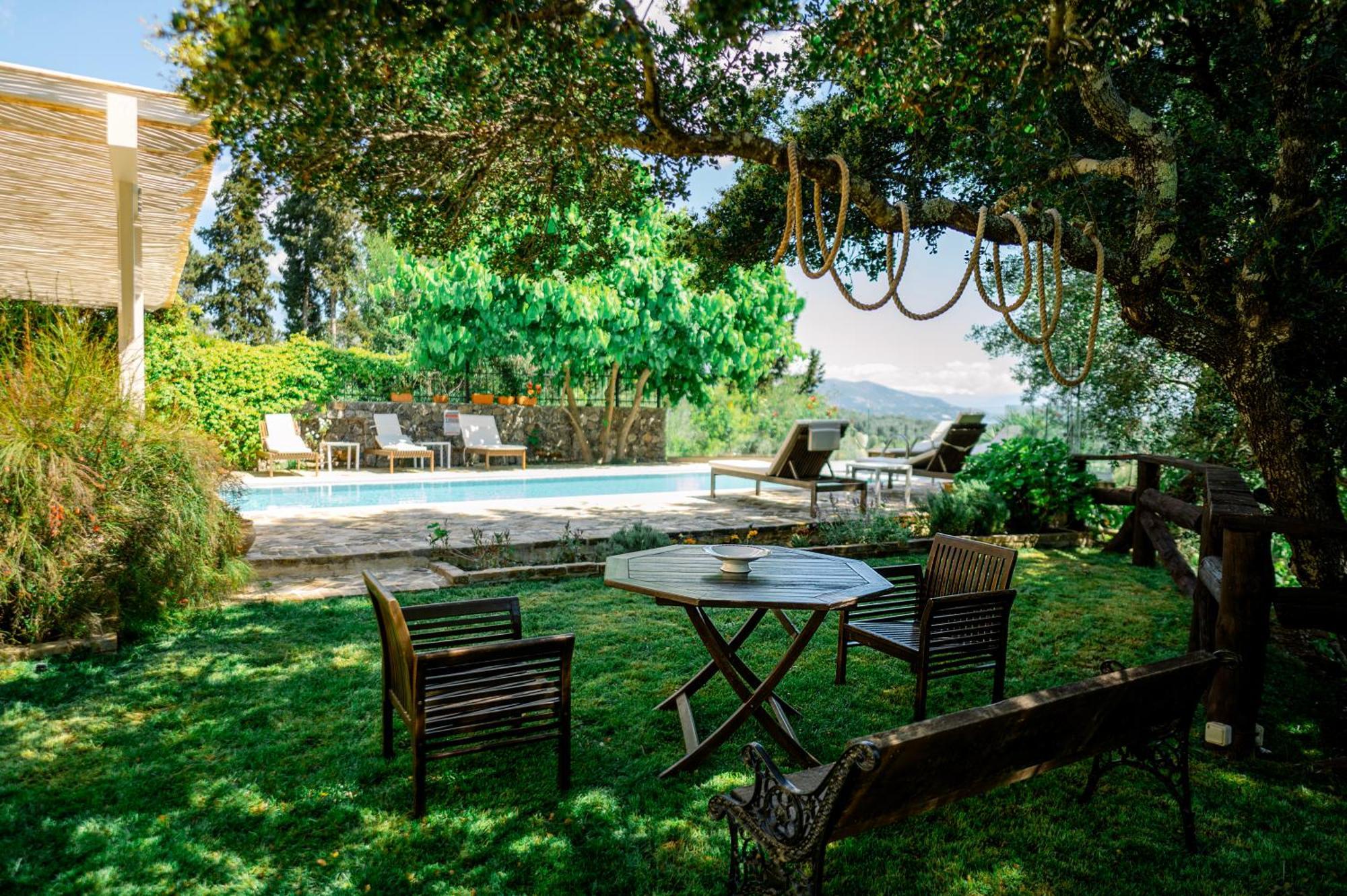 Villa Fioraki Pouládes Exteriör bild