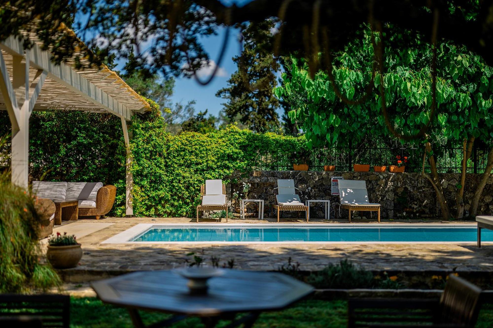Villa Fioraki Pouládes Exteriör bild