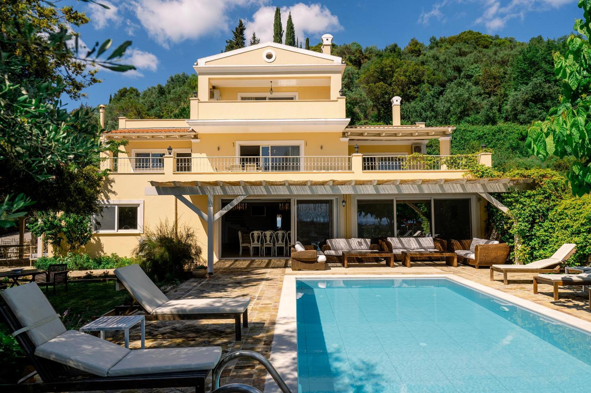 Villa Fioraki Pouládes Exteriör bild